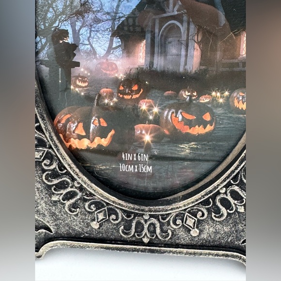 Halloween Bats Photo Frame Gold Tone Ornate Gothic Tabletop Wall‎ Mount 4X6 - Picture 2 of 10